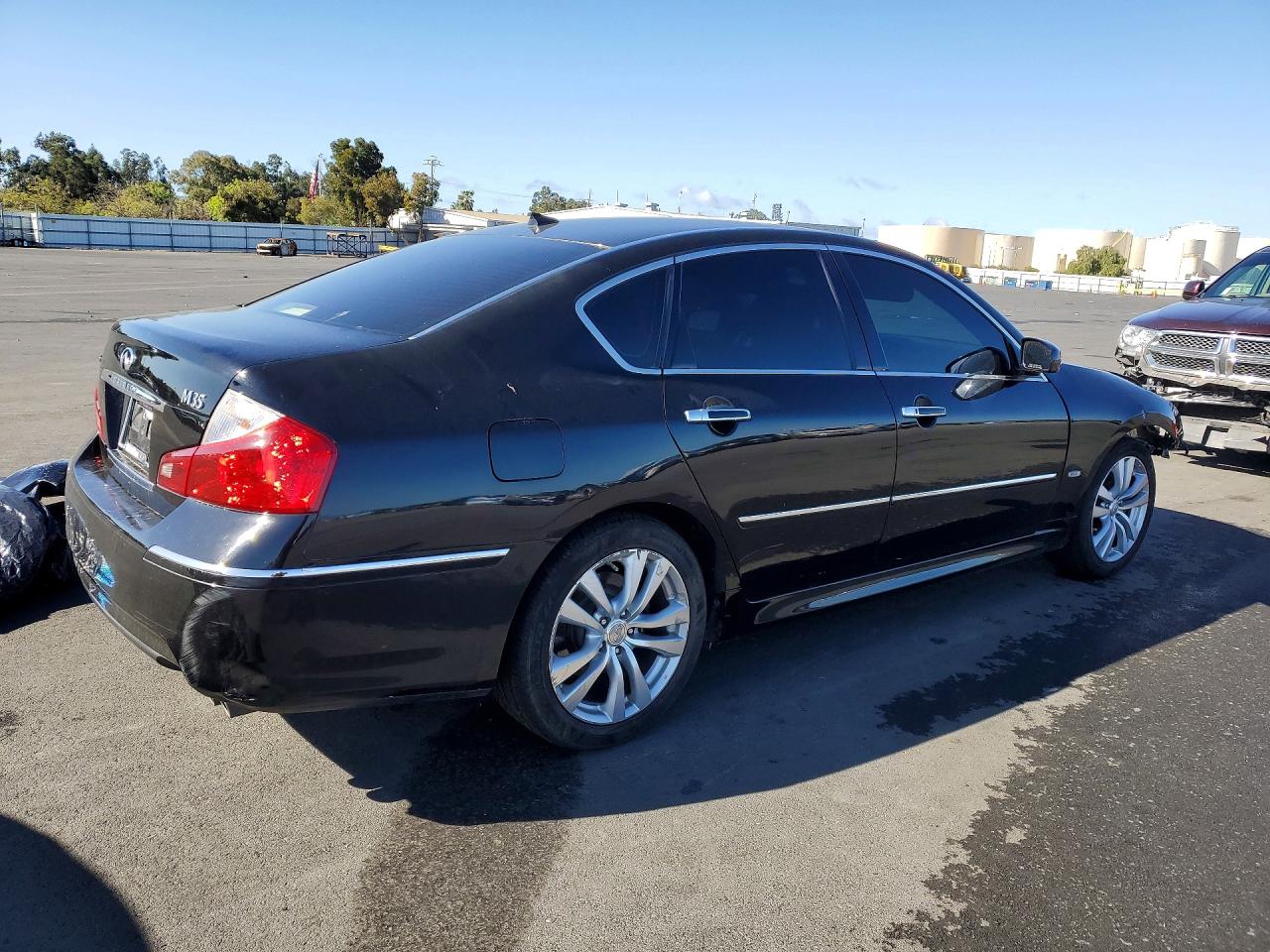 2010 INFINITI M35 BASE photo 3