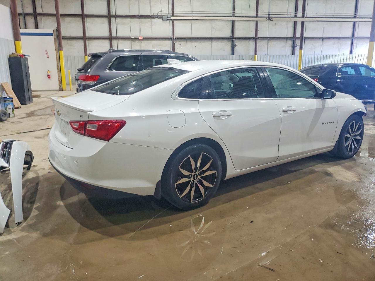 2017 CHEVROLET MALIBU LT photo 5