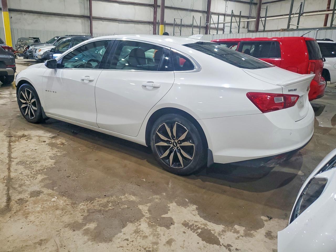 2017 CHEVROLET MALIBU LT photo 3