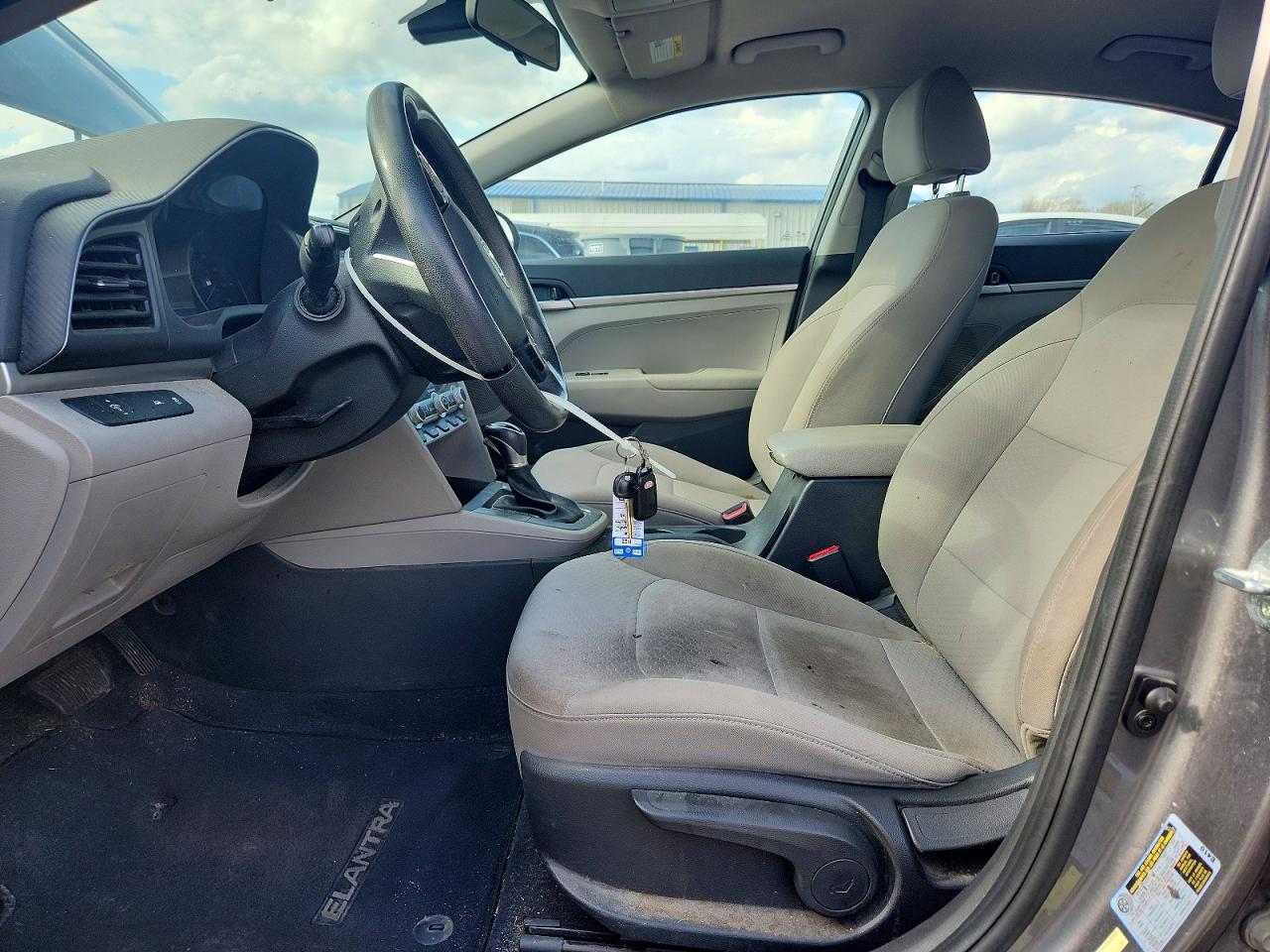 2020 HYUNDAI ELANTRA SE photo 7