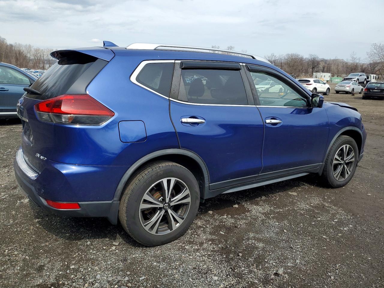 2019 NISSAN ROGUE SV photo 3