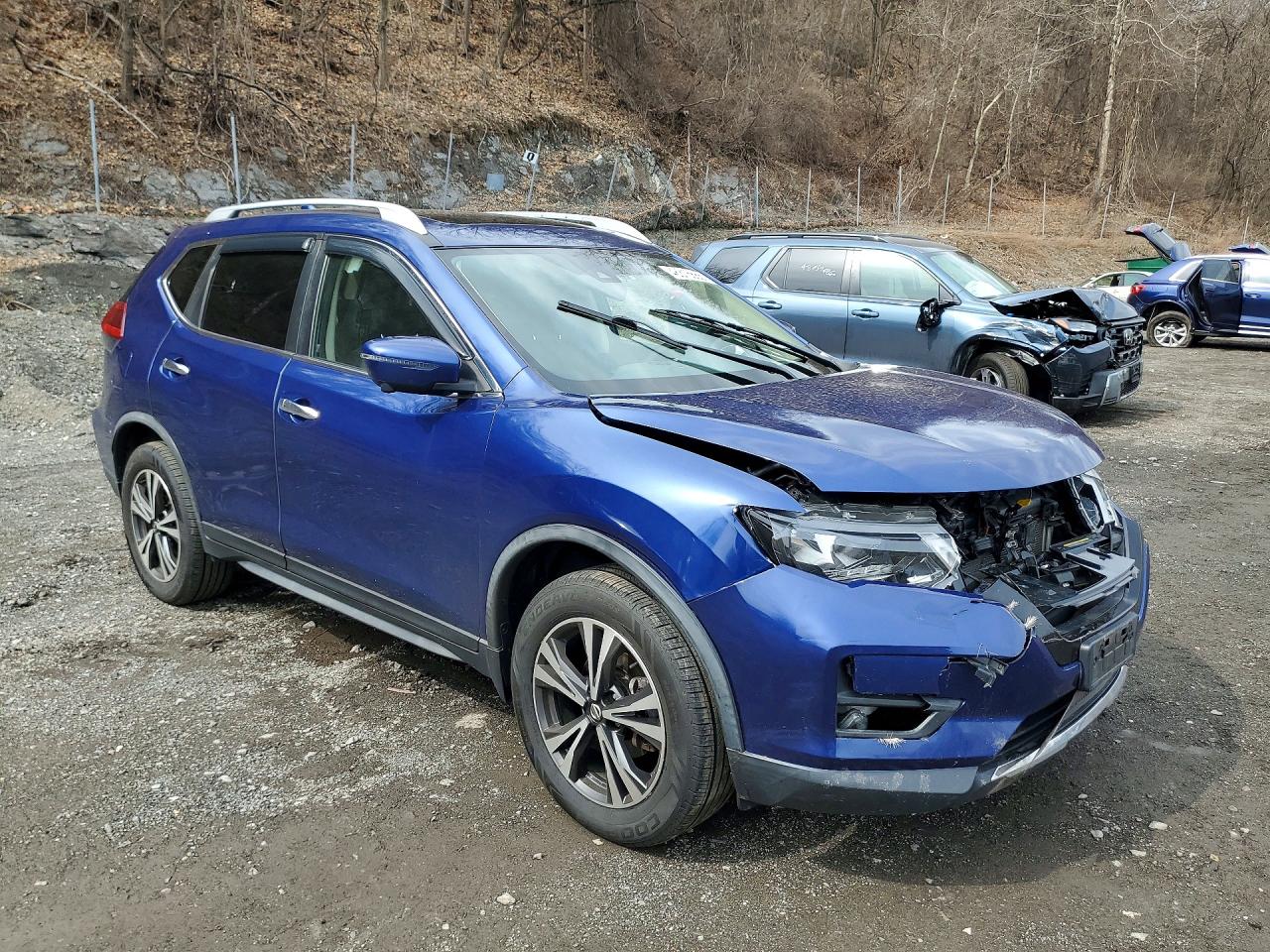 2019 NISSAN ROGUE SV photo 4