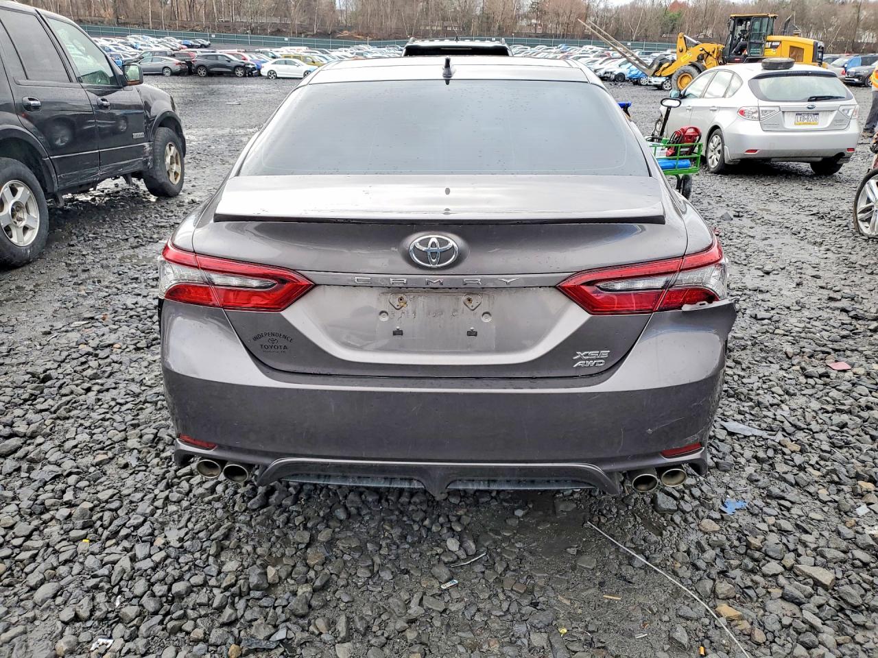 2021 TOYOTA CAMRY XSE photo 6