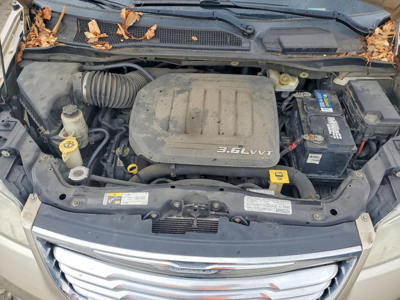 2013 CHRYSLER TOWN & COUNTRY TOURING photo 11