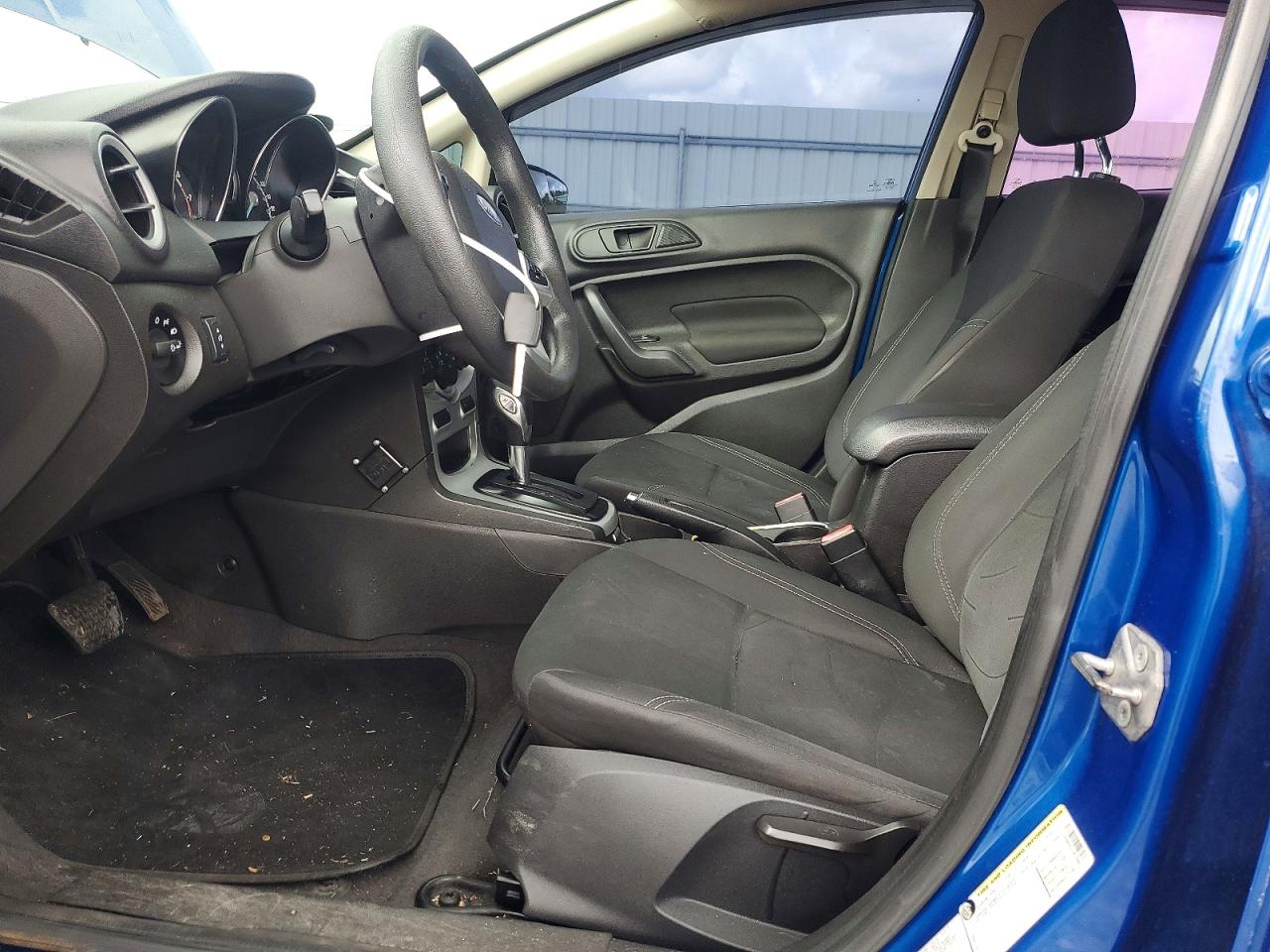 2018 FORD FIESTA SE photo 13