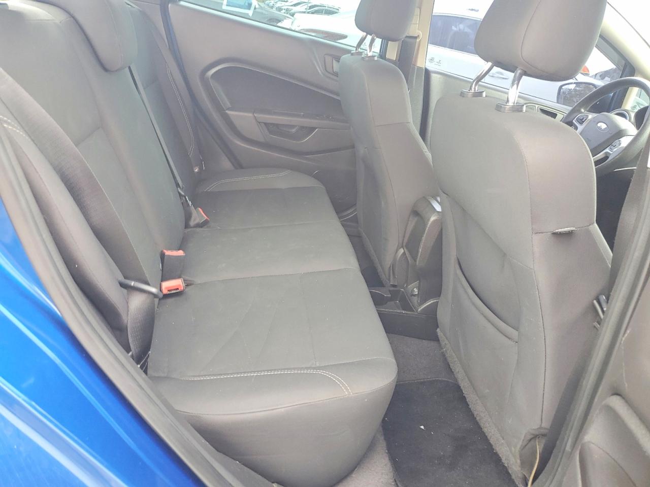 2018 FORD FIESTA SE photo 19