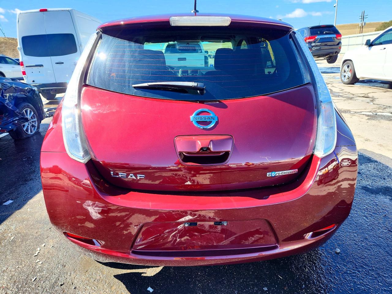2017 NISSAN LEAF S photo 11