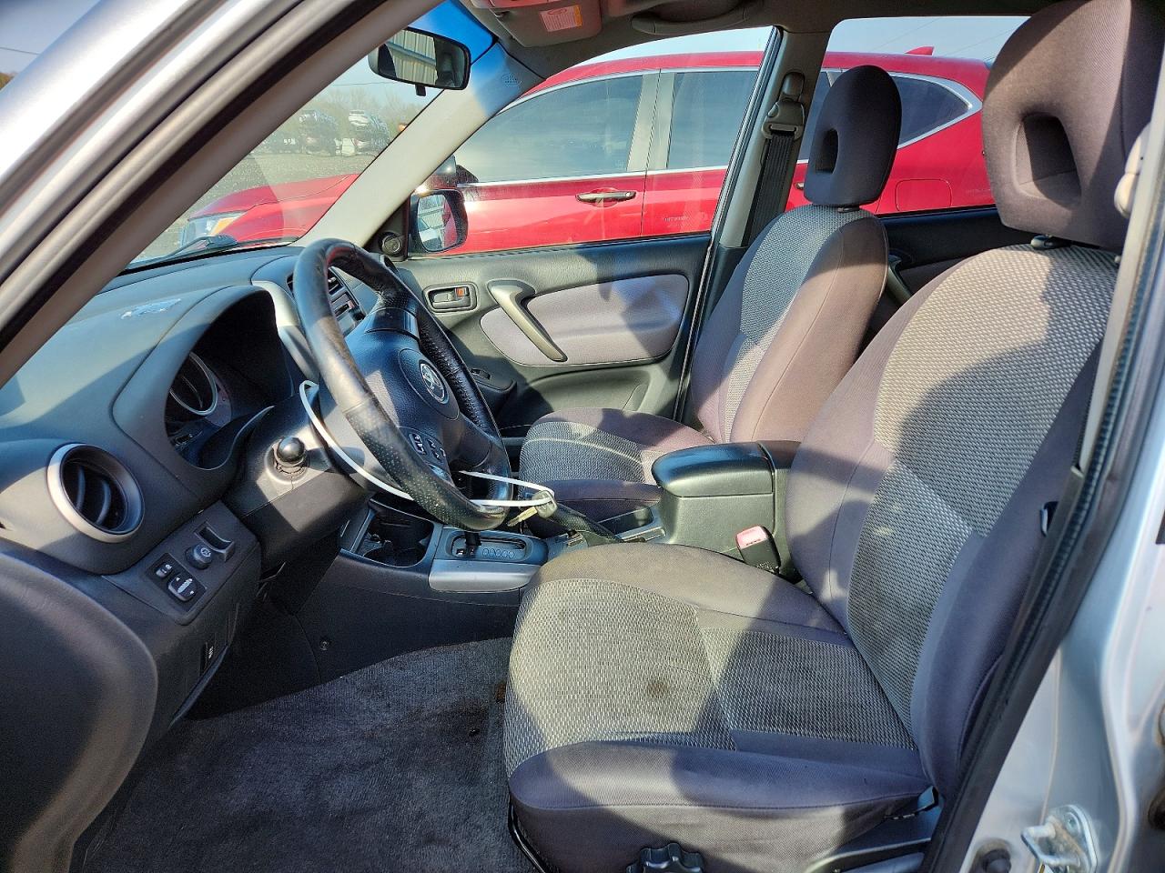 2004 TOYOTA RAV4 BASE photo 13