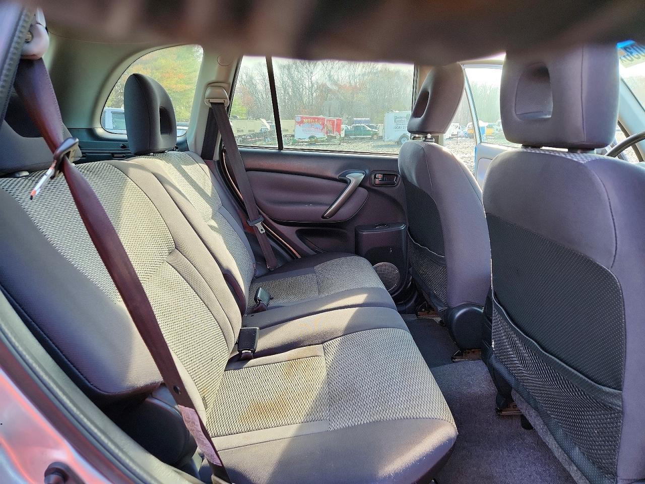 2004 TOYOTA RAV4 BASE photo 21