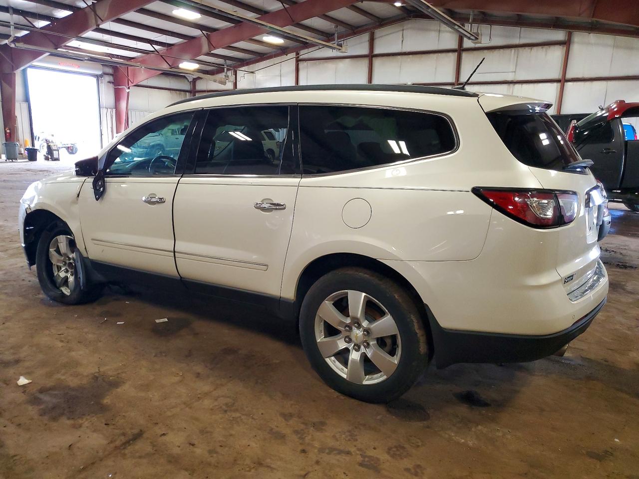 2014 CHEVROLET TRAVERSE LTZ photo 3