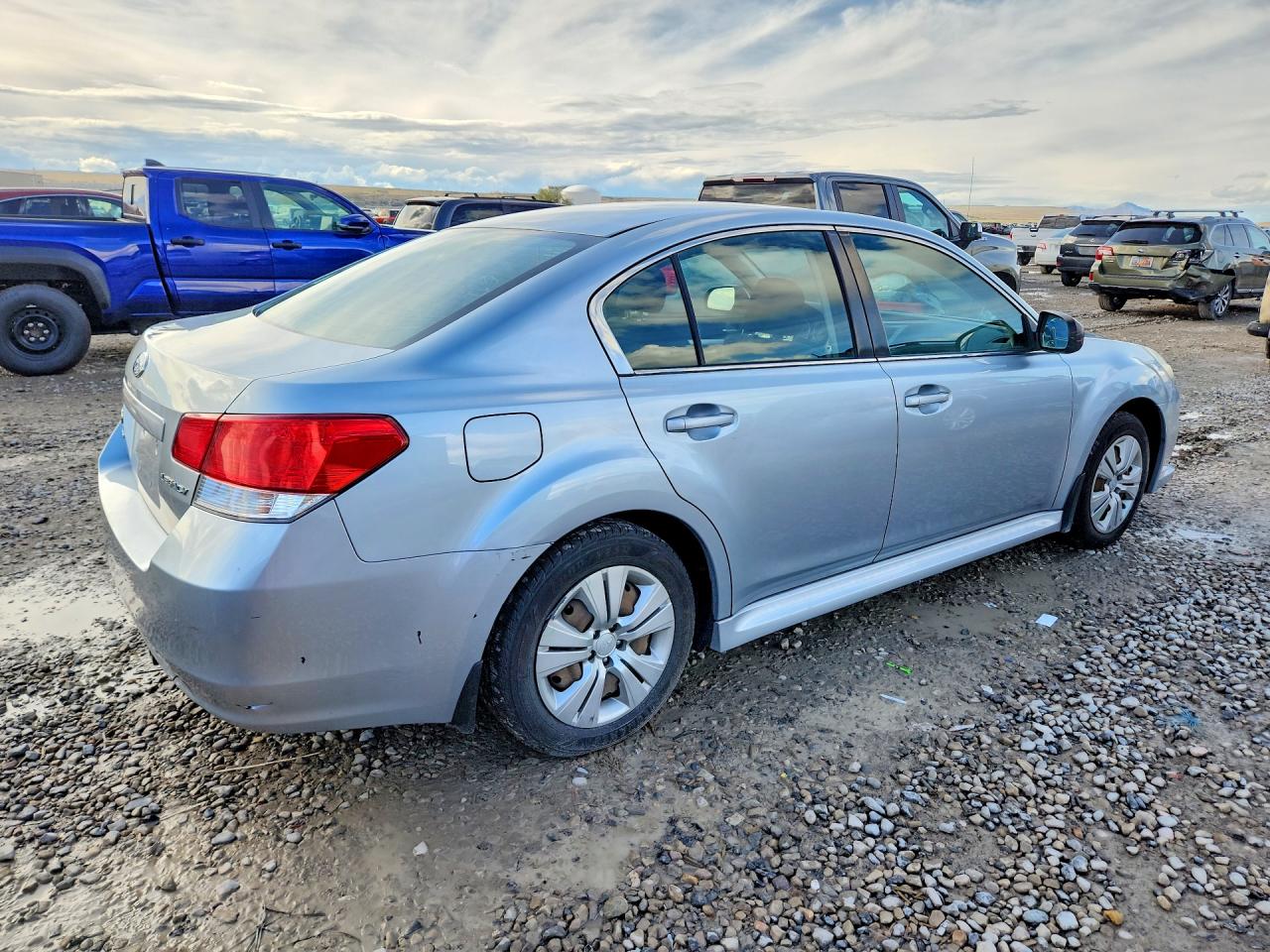 2013 SUBARU LEGACY 2.5I photo 3