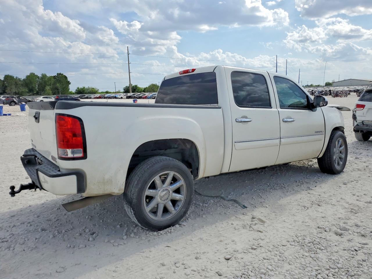 2011 GMC SIERRA C1500 DENALI photo 5