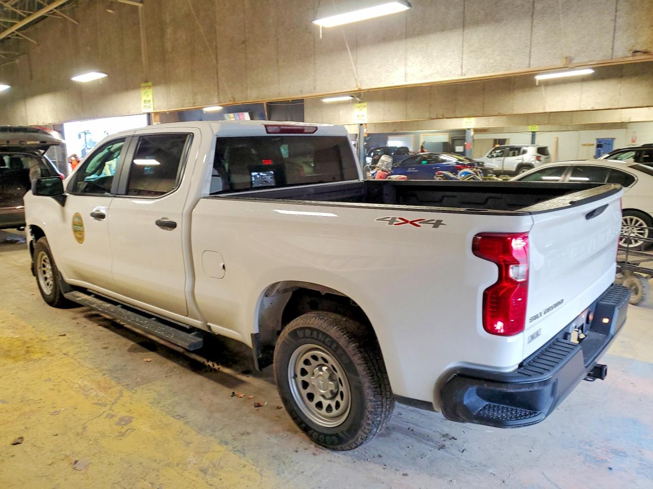 2023 CHEVROLET SILVERADO K1500 photo 3