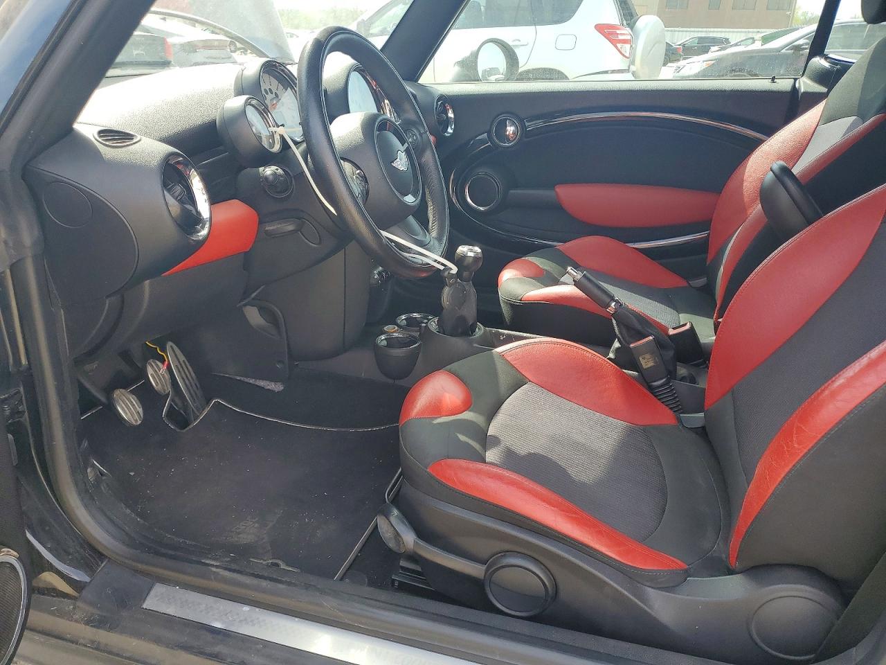2012 MINI COOPER S photo 7