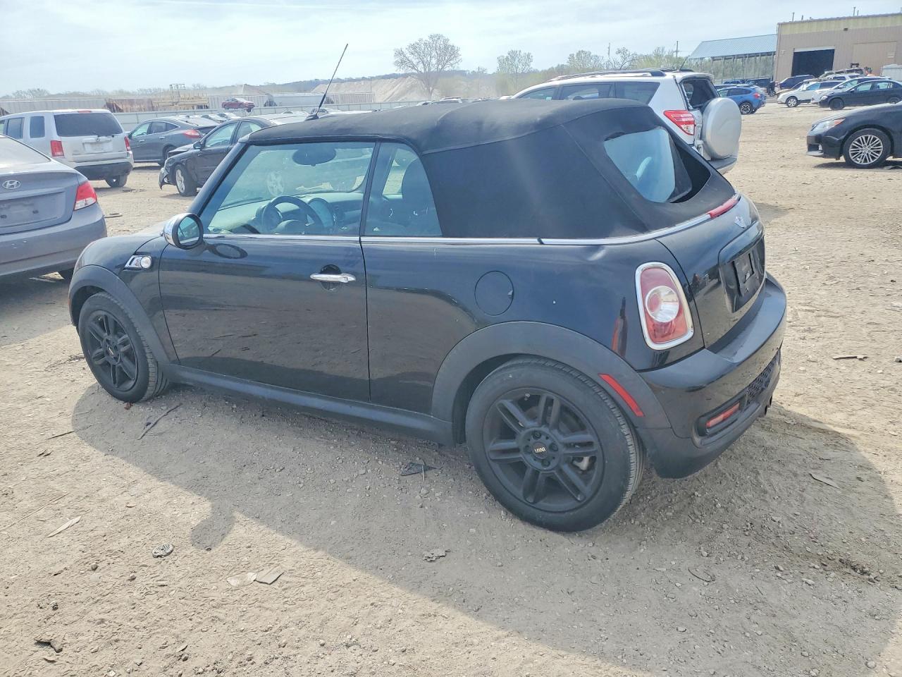 2012 MINI COOPER S photo 2
