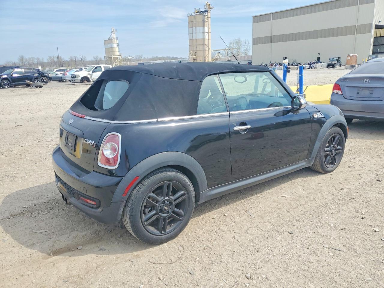 2012 MINI COOPER S photo 3