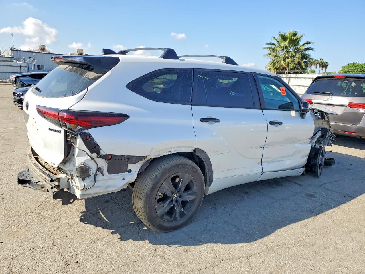 2024 TOYOTA HIGHLANDER HYBRID XLE photo 5