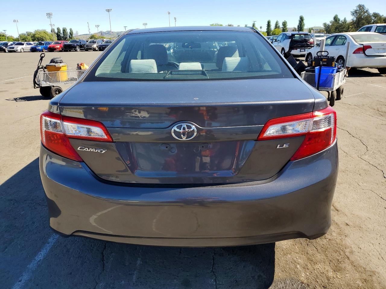 2012 TOYOTA CAMRY LE photo 16
