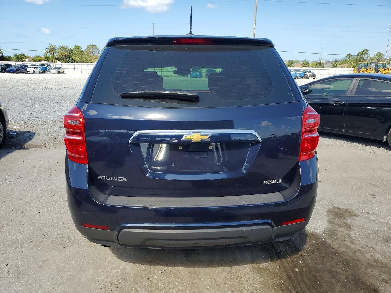 2017 CHEVROLET EQUINOX LS photo 11