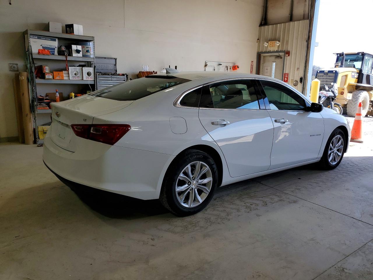 2023 CHEVROLET MALIBU LT photo 3