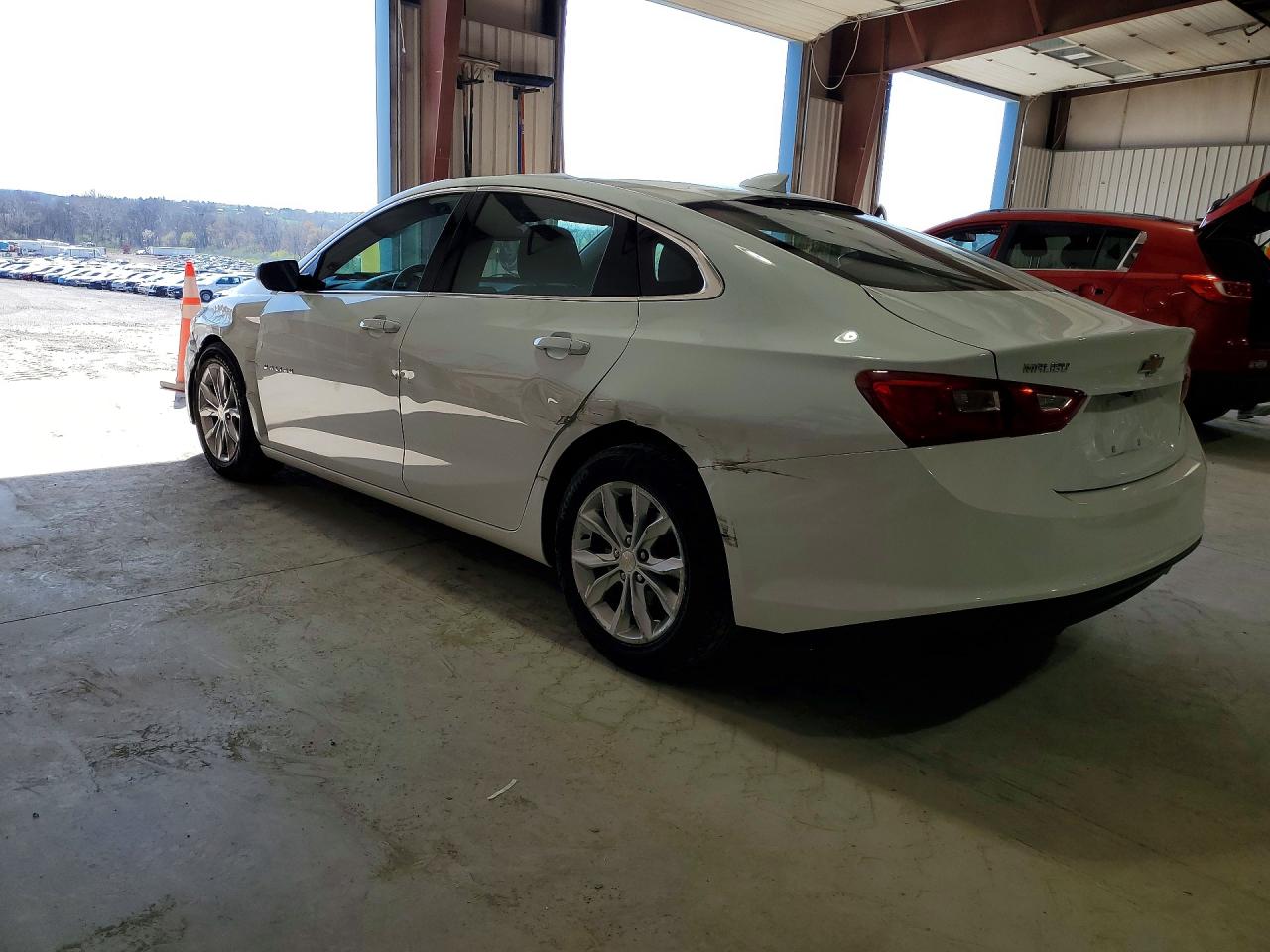 2023 CHEVROLET MALIBU LT photo 2