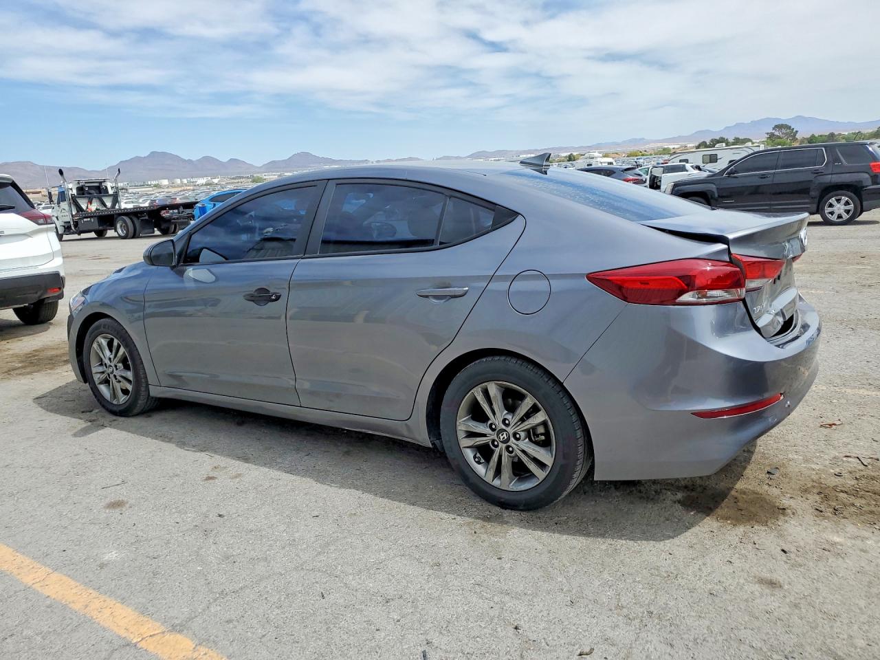 2018 HYUNDAI ELANTRA SEL photo 2