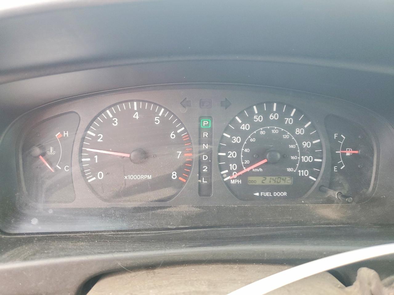 1998 TOYOTA SIENNA LE photo 25