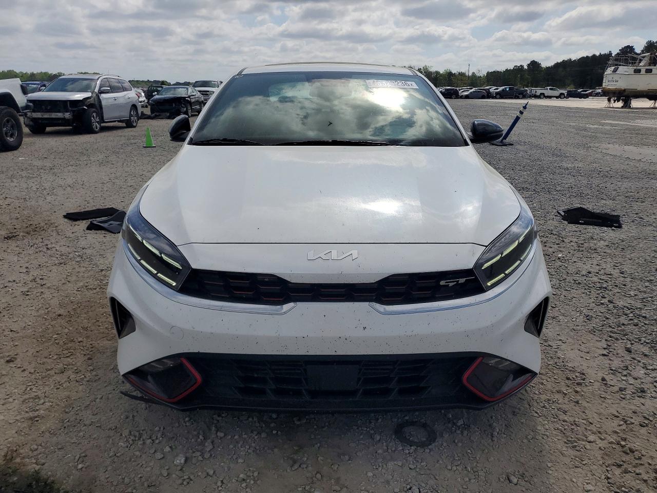 2023 KIA FORTE GT photo 5
