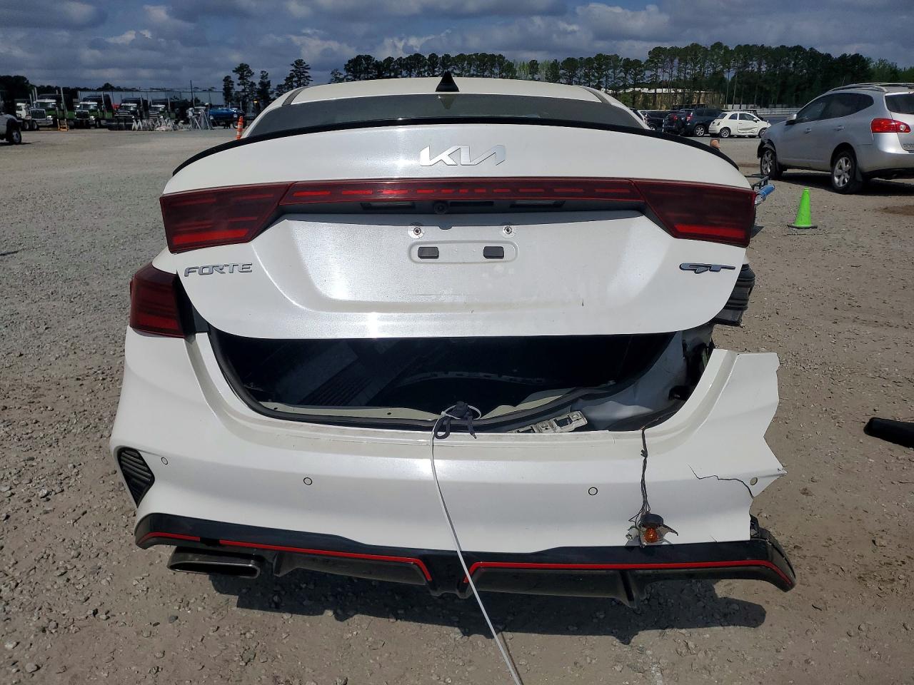 2023 KIA FORTE GT photo 6
