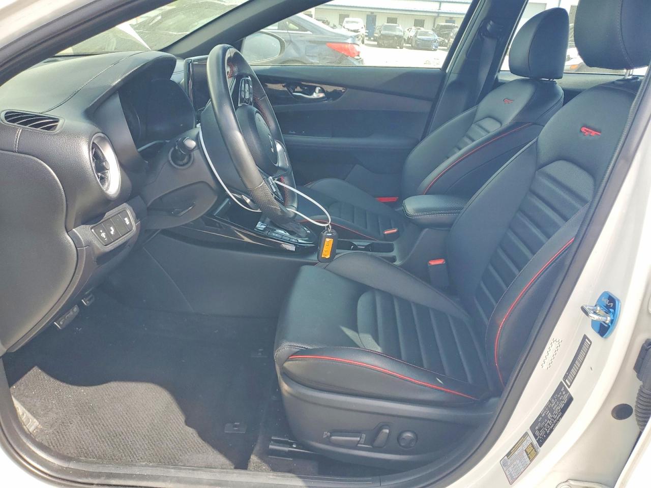 2023 KIA FORTE GT photo 7