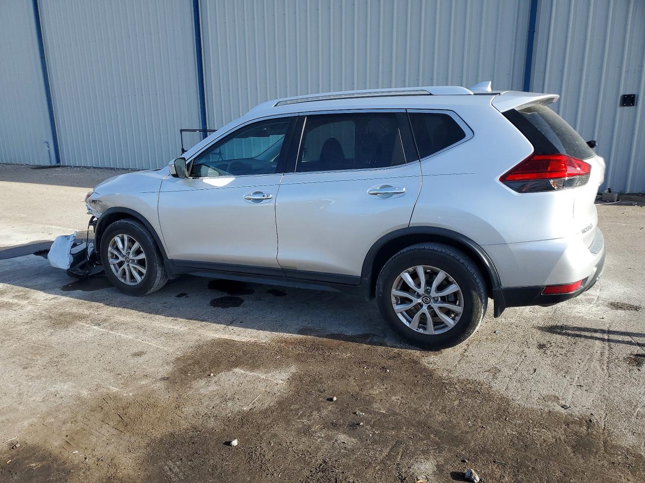 2017 NISSAN ROGUE SV photo 3