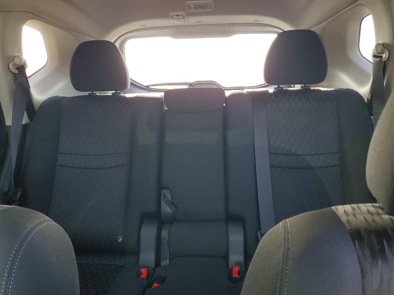 2017 NISSAN ROGUE SV photo 19