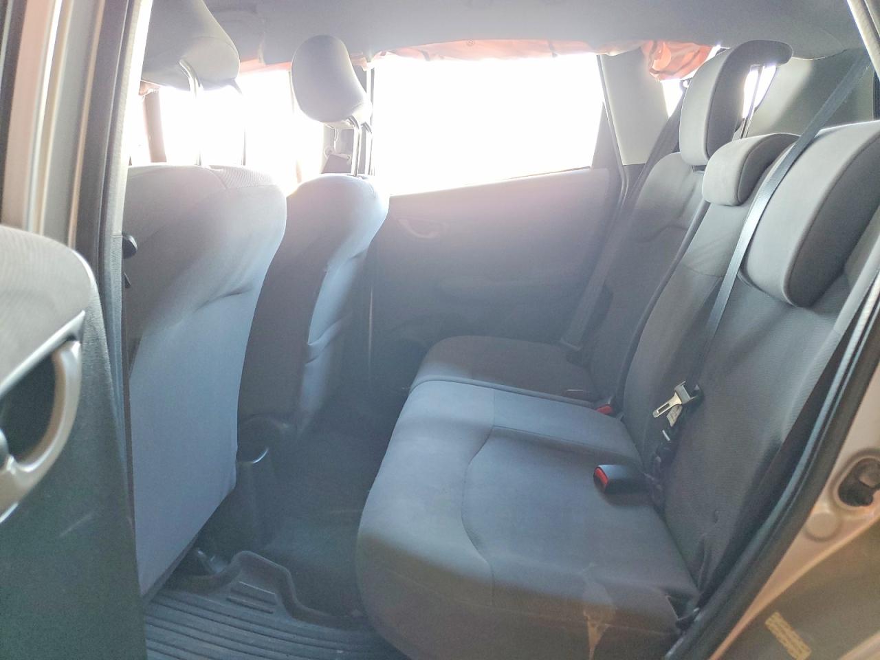 2011 HONDA FIT photo 28