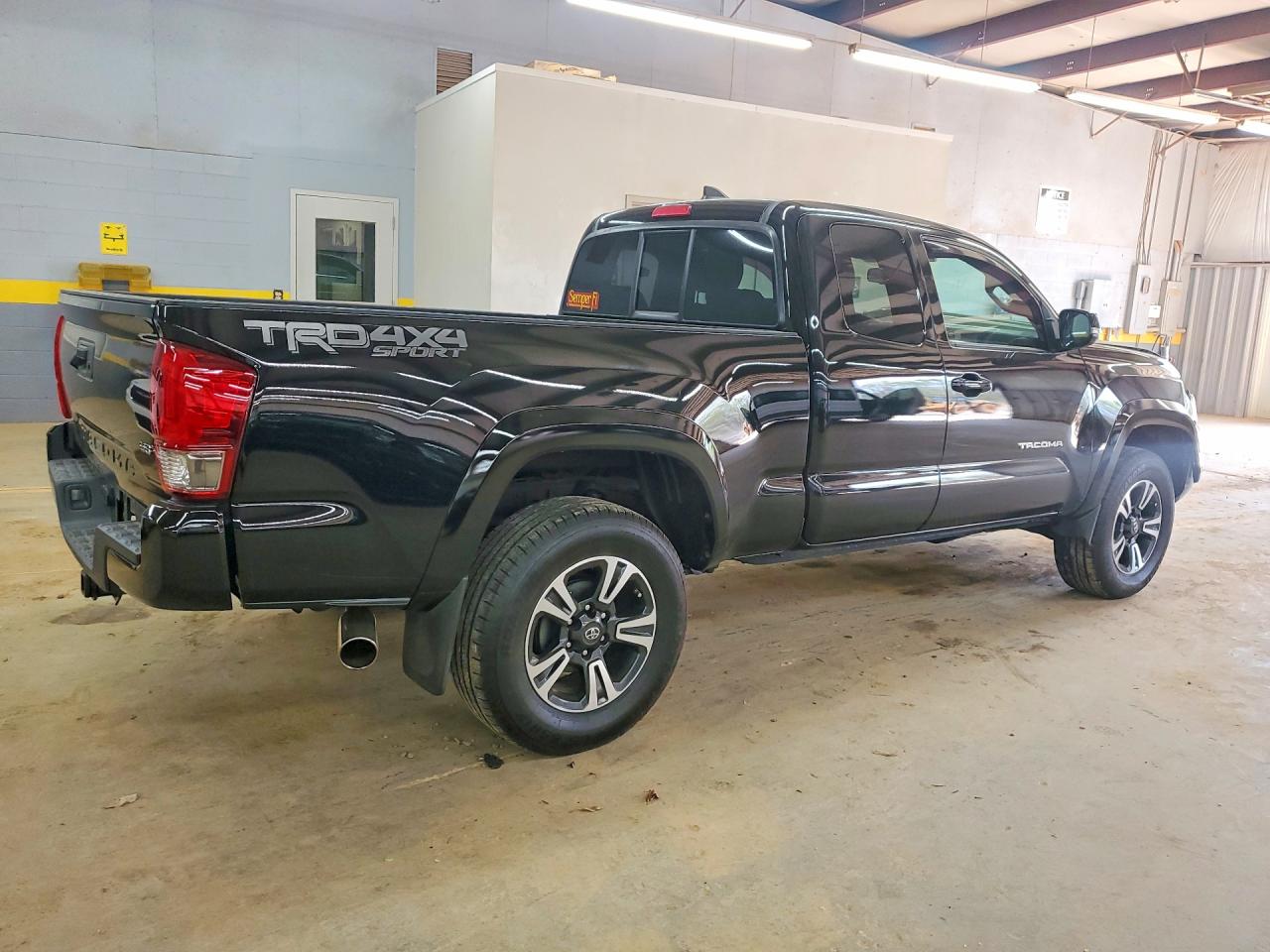2017 TOYOTA TACOMA TRD SPORT photo 3