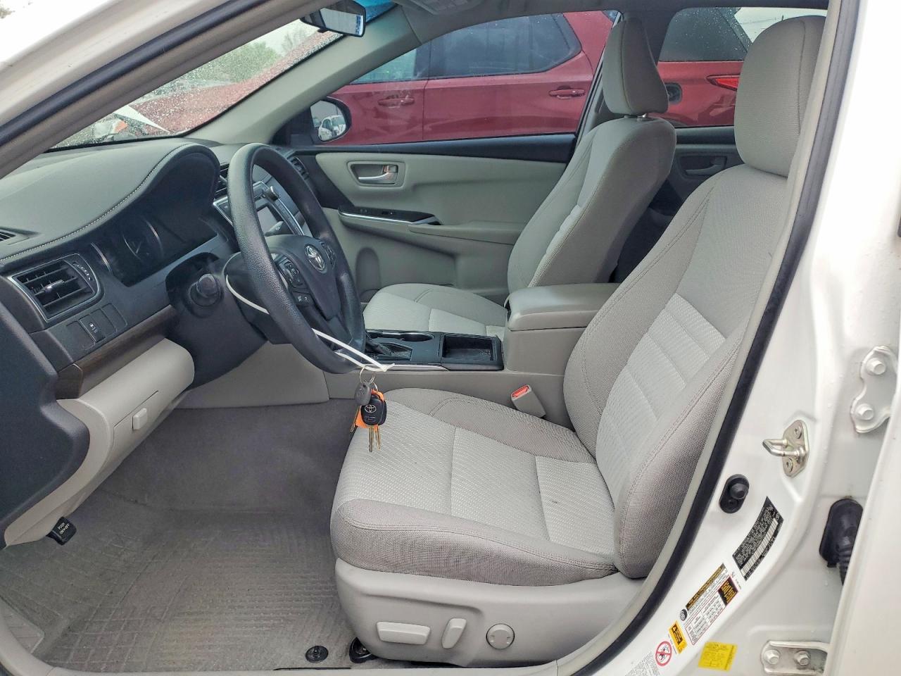 2017 TOYOTA CAMRY LE photo 13