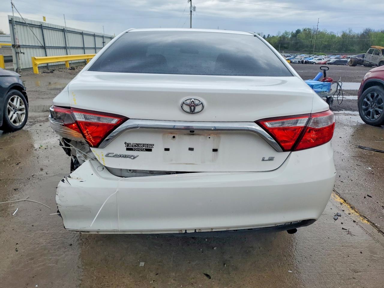 2017 TOYOTA CAMRY LE photo 11