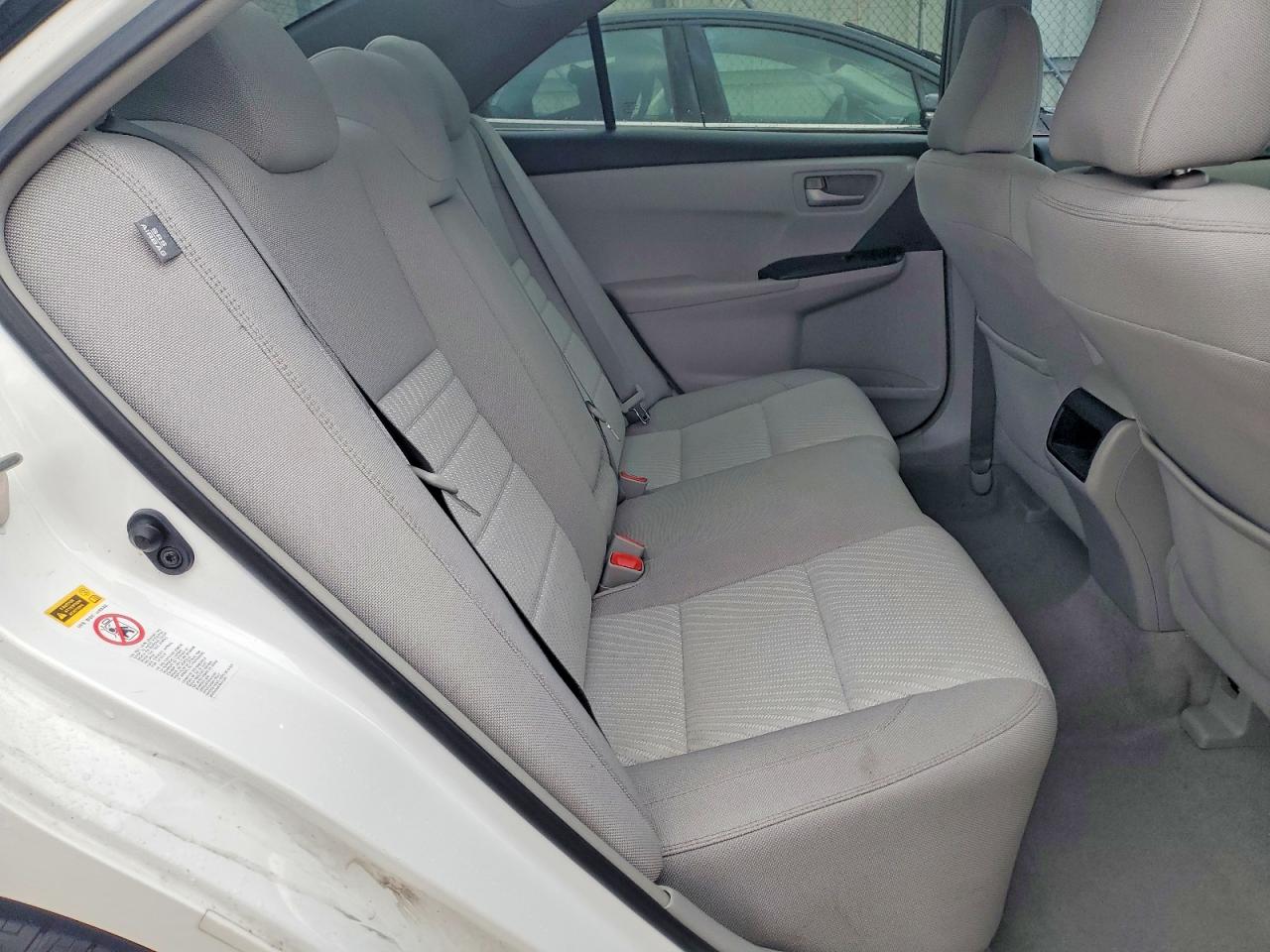 2017 TOYOTA CAMRY LE photo 19