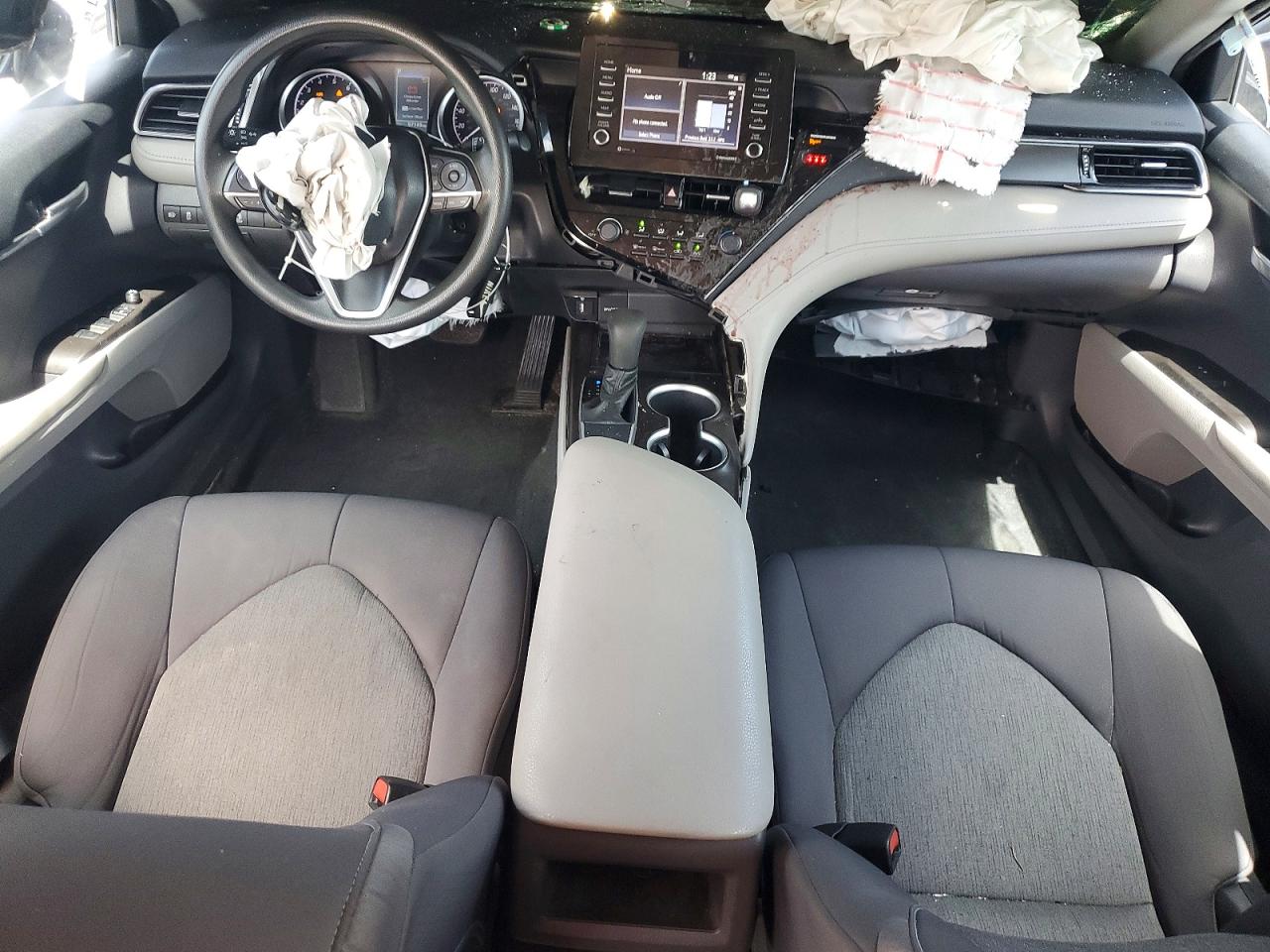 2021 TOYOTA CAMRY LE photo 15