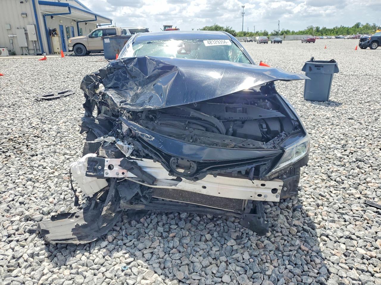 2021 TOYOTA CAMRY LE photo 9