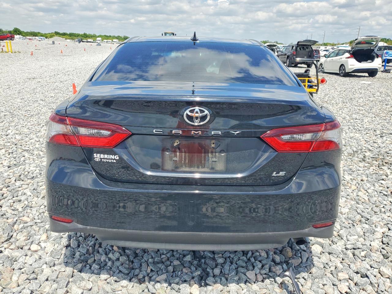 2021 TOYOTA CAMRY LE photo 11