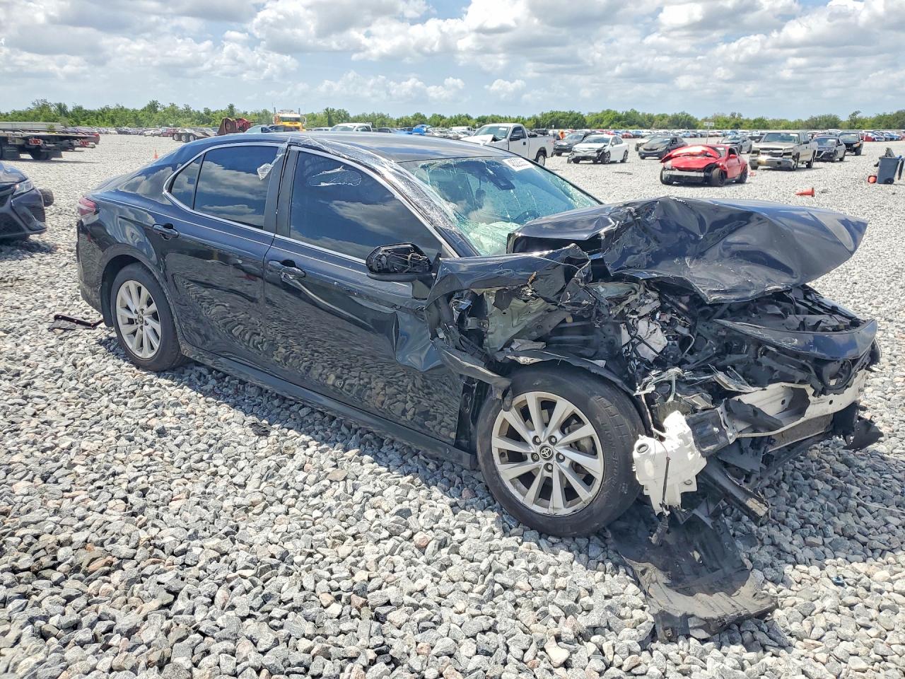 2021 TOYOTA CAMRY LE photo 7