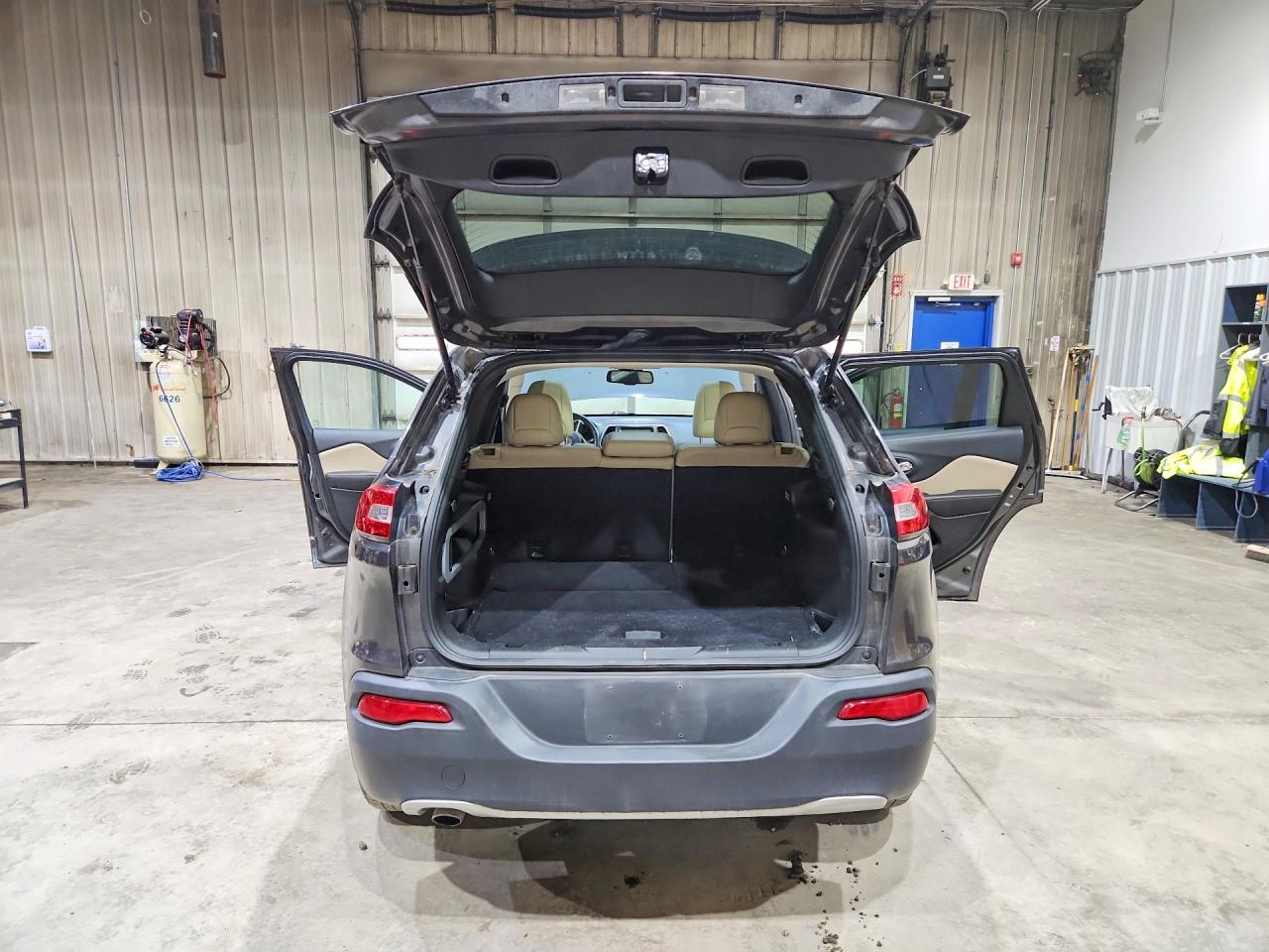 2015 JEEP CHEROKEE LIMITED photo 11