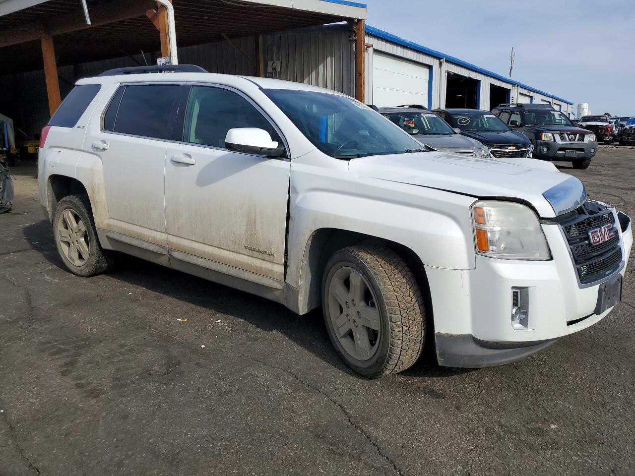 2012 GMC TERRAIN SLE photo 4