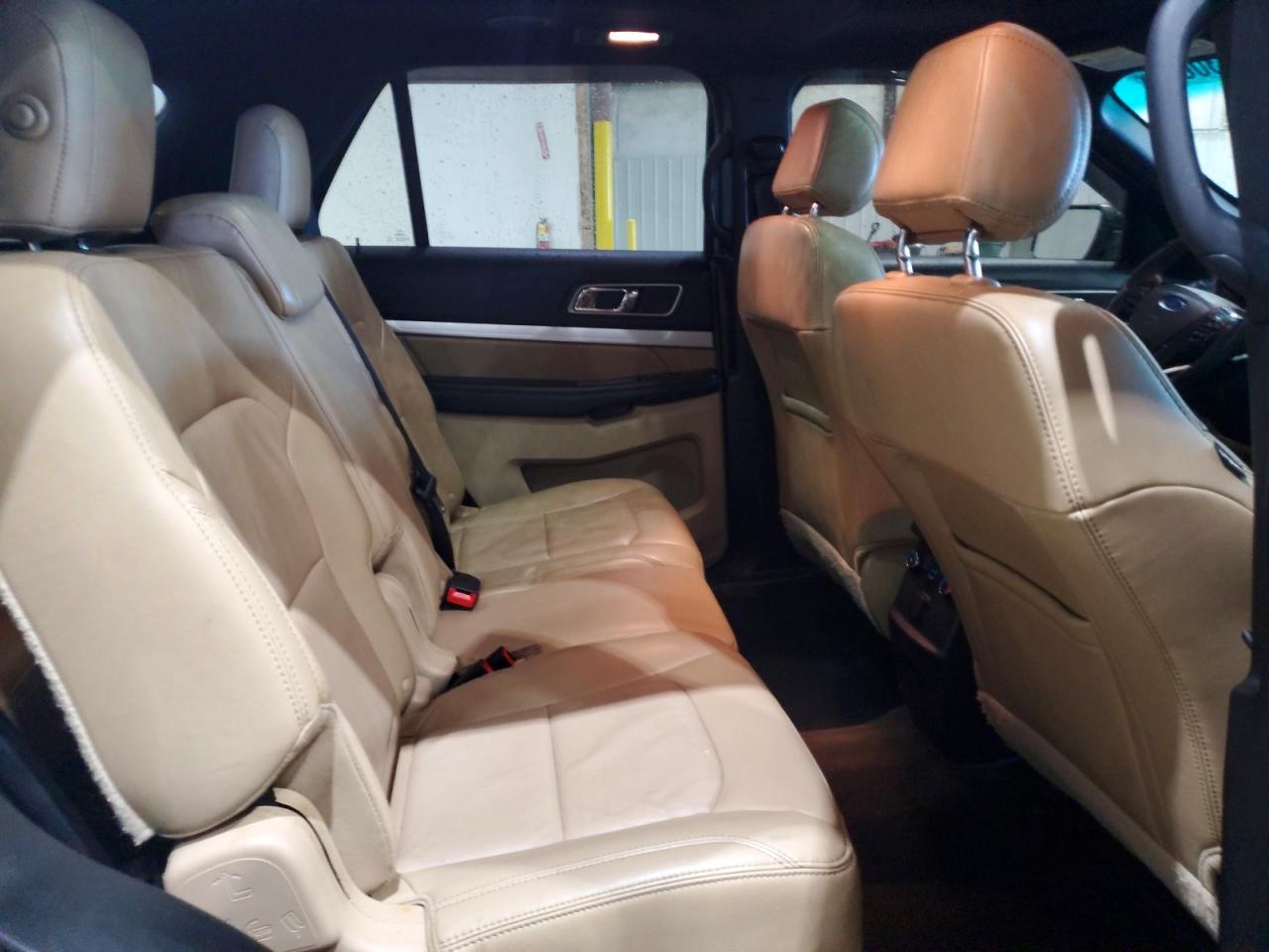 2017 FORD EXPLORER XLT photo 31