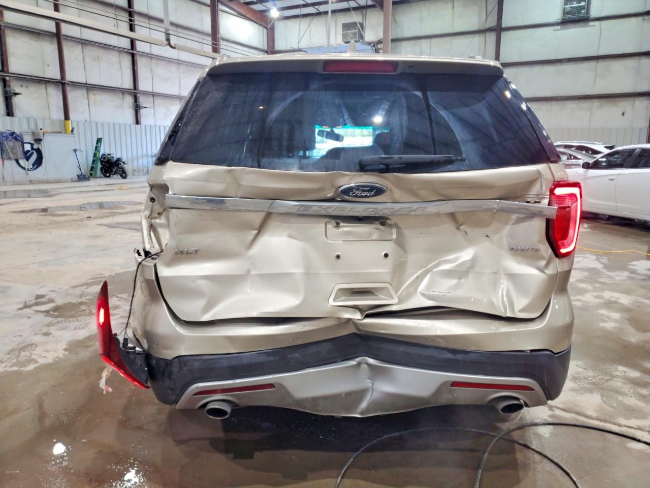 2017 FORD EXPLORER XLT photo 16