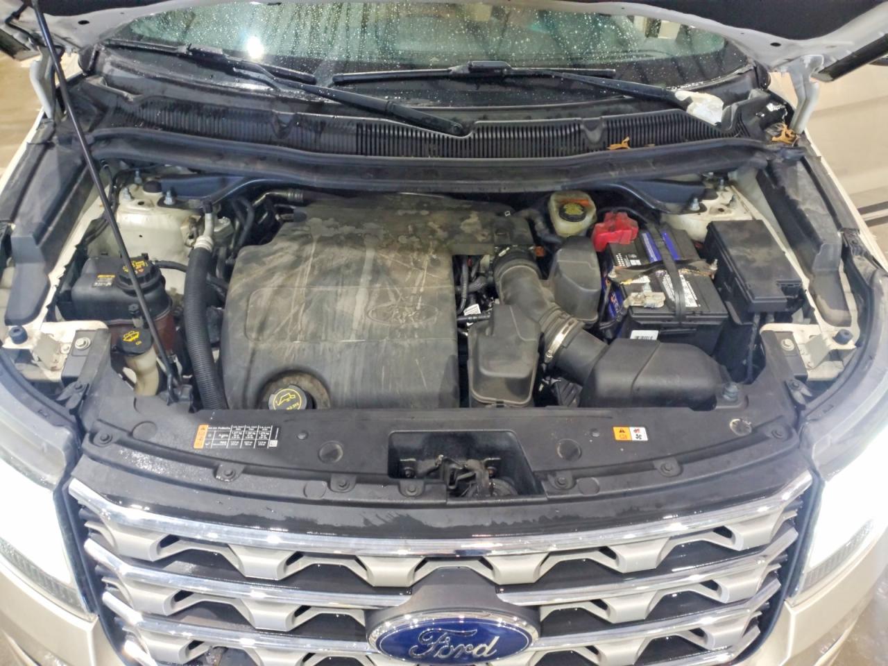 2017 FORD EXPLORER XLT photo 34