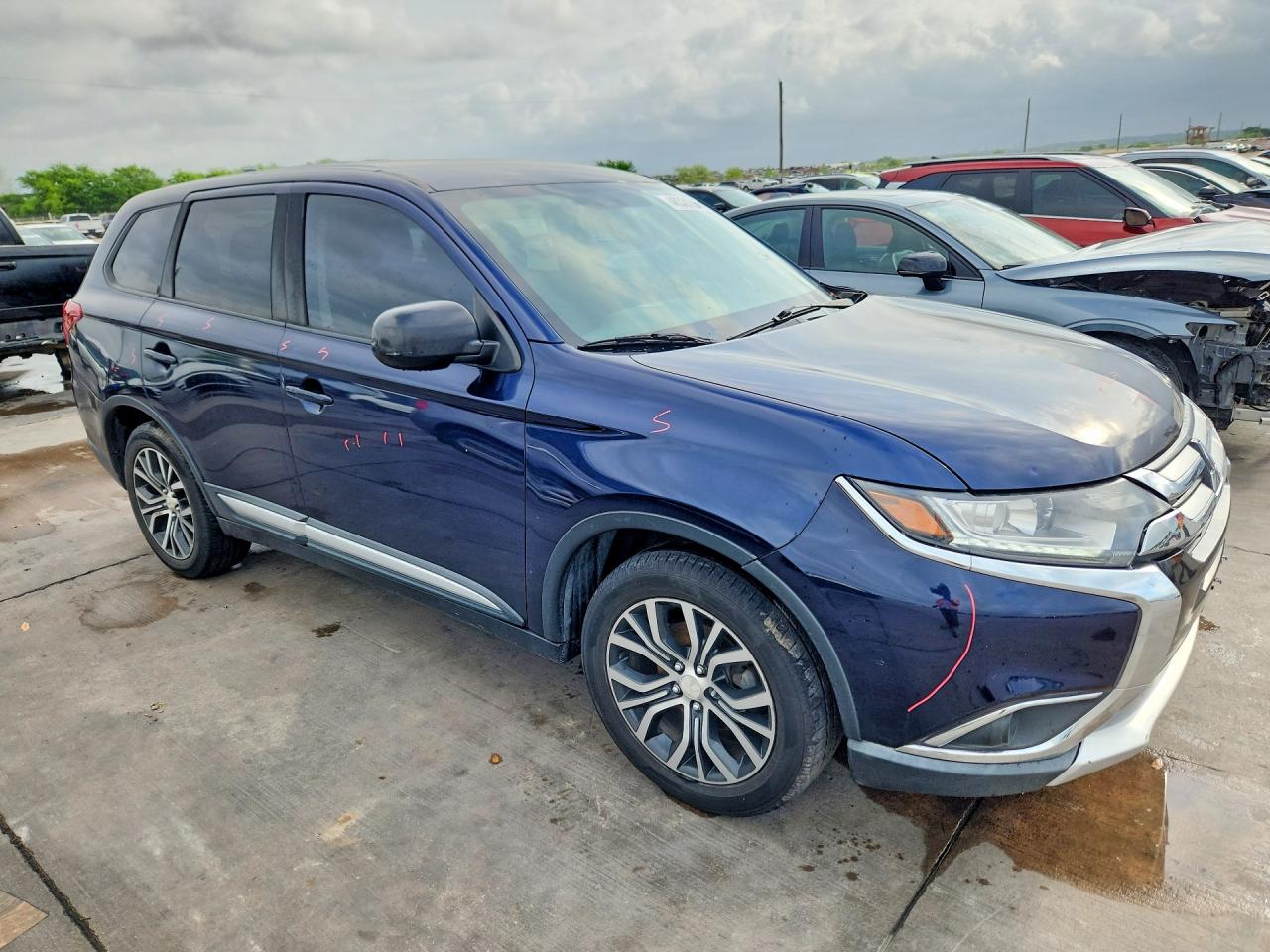 2018 MITSUBISHI OUTLANDER ES photo 4