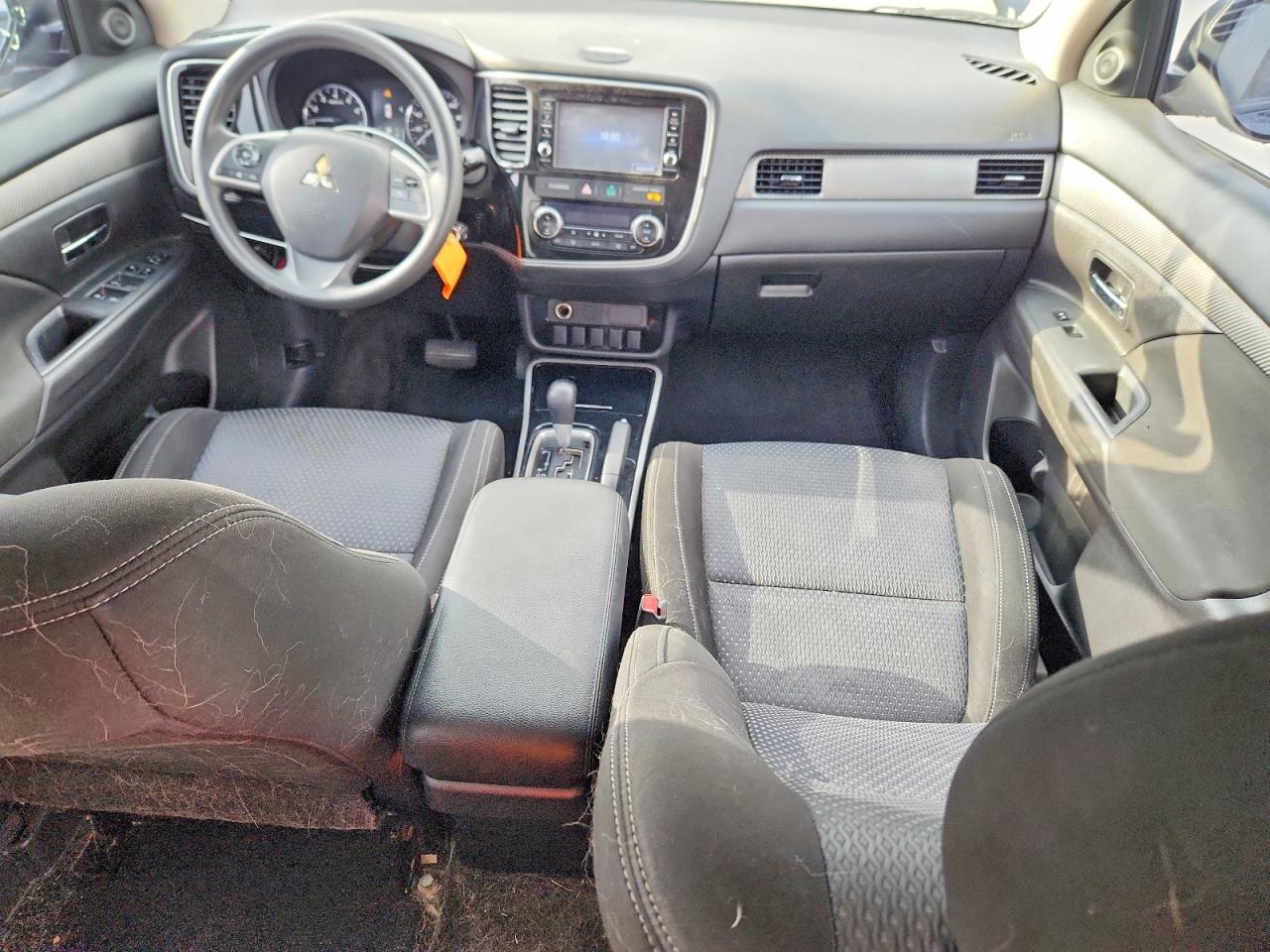 2018 MITSUBISHI OUTLANDER ES photo 8