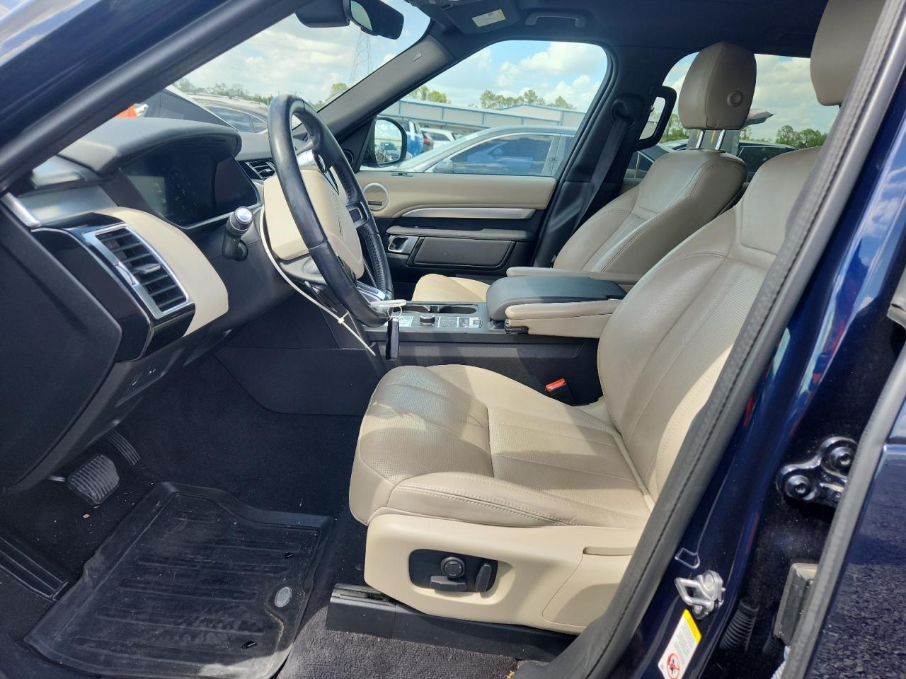 2020 LAND ROVER DISCOVERY LANDMARK photo 7