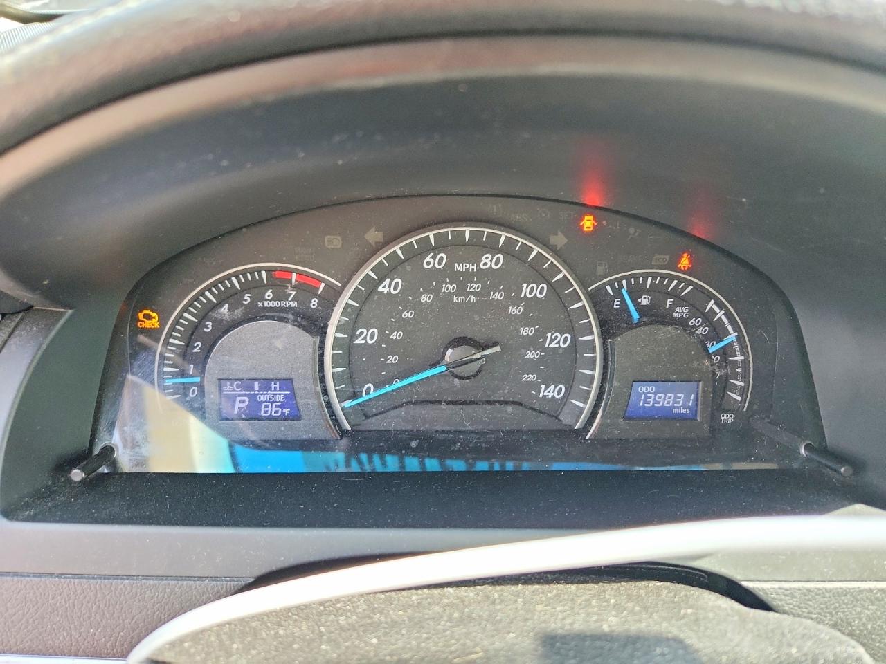 2014 TOYOTA CAMRY LE photo 17